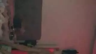 فتاة مصرية حارسة تبلع زب عربي ضخم