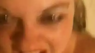 حفلة جنس أفريقية مع امرأتين أسودتين ناضجتين تأخذان كل شيء