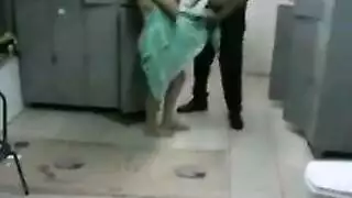 أفلام إباحية صريحة: بنات يظهرن مهوياتهن على الكاميرا