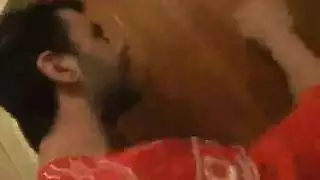 علاقة سرية مع السيدة المجاورة
