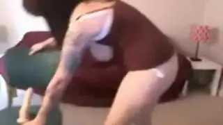 الشرج موانئ دبي السراويل القصيرة الثدي الوحش