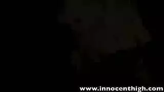عقاب بوضع الوجه للأسفل والمؤخرة للأعلى يحولها إلى فوضى من الأنين
