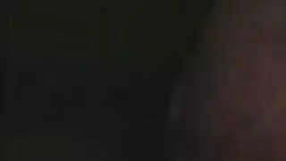 عاهرات بيضاء وسوداء تشاركن قضيب أسود ضخم