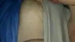 الجمال الناضج الشهواني يرتعش خلال الجنس العنيف