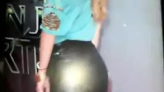 كريمبي كرتوني ونقود لنجم الإباحية ناعومي