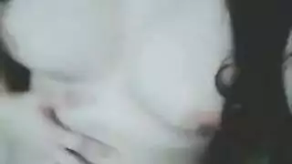 طبيبة مثيرة تغوي شابًا مفتول العضلات لممارسة جنسية عيادية