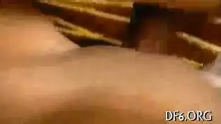ملكة سودانية تُملأ بالسائل المنوي