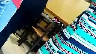 لقاء مزرعة جامح: امرأة ناضجة ممتلئة الجسم تمارس الجنس بعنف