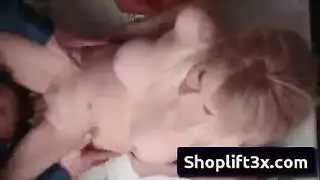 مراهقة لاتينية تمارس الجنس مع زميلتها في مشهد حمام ساخن ومبلل