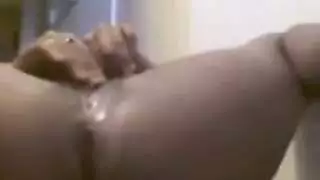 الأم تعاقب الطالب صديق ابنها المشاغب بنيك