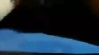 تلبس ملابس شفافة تجلس امام اخوها