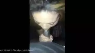 جماع جماعي صريح مع فتاة مغرية تركب قضيباً ضخماً