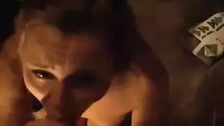 خديها المرقطان يحصلان على ضرب إكس إكس إكس قاسي