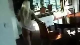 كارينا كابور ممتلئة الصدر تأخذ قضيبًا سمينًا بعمق