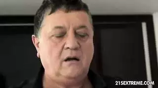 جماع صريح عن طريق الدخول العميق من الخلف