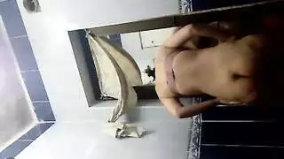 تحلبي كسها وتقول ماء