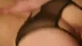 نائب الرئيس يمسح وجهها ثم يضخها مليئة بالسائل المنوي الساخن
