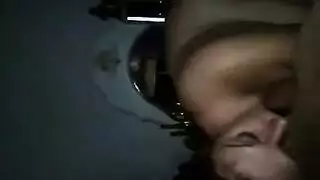 فيلم مص إباحي عالي الدقة: هي تتوق للسائل المنوي طوال الليل