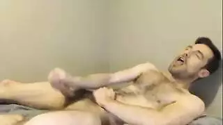 لص يدخل بيت ويجد إمرأة وينيكها