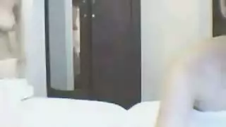 لطيف فتاة الآسيوية الأبرياء يستمني لكاميرا ويب