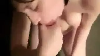 ليا تأخذ قضيب الشاعر في كل فتحة