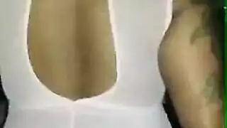 ملل المرأة الناضجة يؤدي إلى جلسة أفلام إباحية شديدة