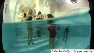 أختان تغريان ادولد