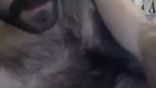 شقراء تأخذه على المكتب من قضيب رجل ملتحي في هذا الفيلم الإباحي