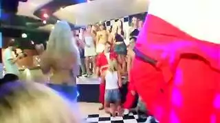 مهرجان نيك زمني: حركة قضيب نابض غير مقطوعة