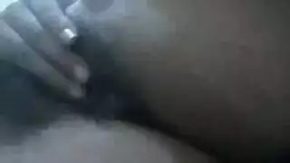 جاكي يتم دفع مهبلها بقضيب صلب صلب