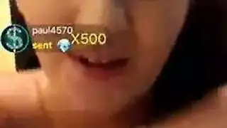 رجل شهواني ينال المتعة من لاتينية تحب الألعاب في مشهد صريح