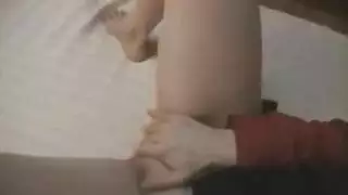 وحيد في المنزل: أفرك قضيبي حتى القذف