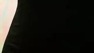 شهوة المال في الصباح الباكر: فتاة الكاميرا تمارس الإصبع وجلسة جنس قاسية