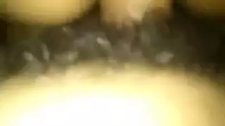 بيت دعارة في بانكوك يحصل على أسعار من المصات في فيلم إباحي صريح