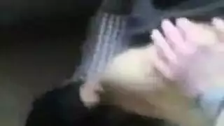 محبوسة ومثارة: تفتيش عاري يتحول إلى فعل إباحي صريح