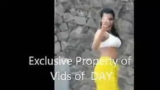 فتاة جامعية شابة تمارس الجنس الشرجي في غرفة السكن