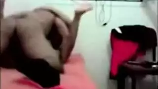 عاهرة عربية تئن في أذني جنس صعب في غرفة النوم
