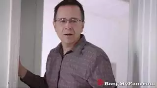 شقراء تلتهم كس في جلسة لعق مكثفة