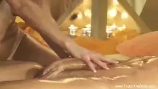 تدليك تركي حسي يؤدي إلى نيك كس وقذف على وجه