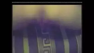 مضيفة طيران صغيرة تتلقى في مؤخرتها وتمتص رئيسها حتى الجفاف في فندق تركي