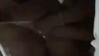 ليالي عربية إباحية: حفلة جنسية ثنائية الجنس وقذف الأنثى