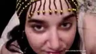 رغبات الفتاة المصرية القذرة تنطلق