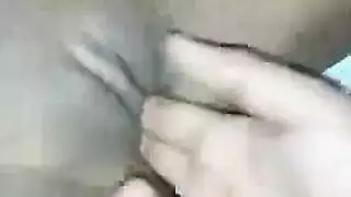 تزوجت عاهرة القرية: طقوس القذف داخلها