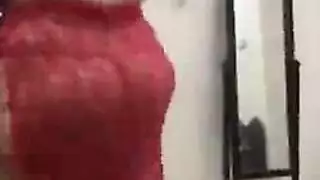 مصريه ترقص لعشيقها عمر بقميص احمر