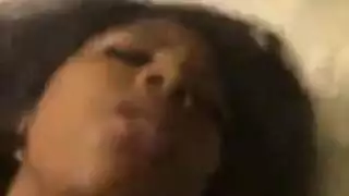 جنس بري خارجي: فتاة سوداء تُملأ فتحاتها بقسوة