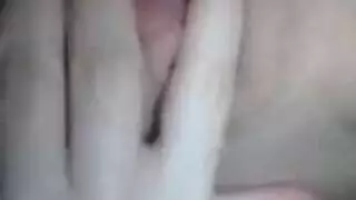 تمثيل الصديقة البريء يتحول إلى عرض إباحي