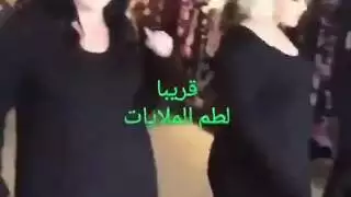 أثداء أنجيليا الكبيرة ووضعية الكلب