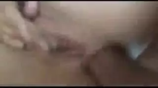 مراهقة مثيرة تكافئ رجلها بجلسة بورن منزلية بلا حدود