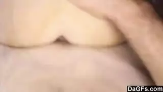 مساعدة تنفيذية تتعرض لجنس وجه وتتعمق في قضيب رئيسها الصلب