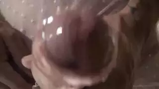 إباحية الأحزمة: ربط أثدائها الضخمة